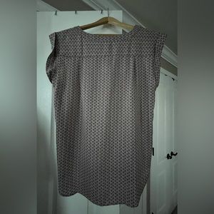 Ann Taylor Burgundy and Navy Print Sleeveless Blouse size M